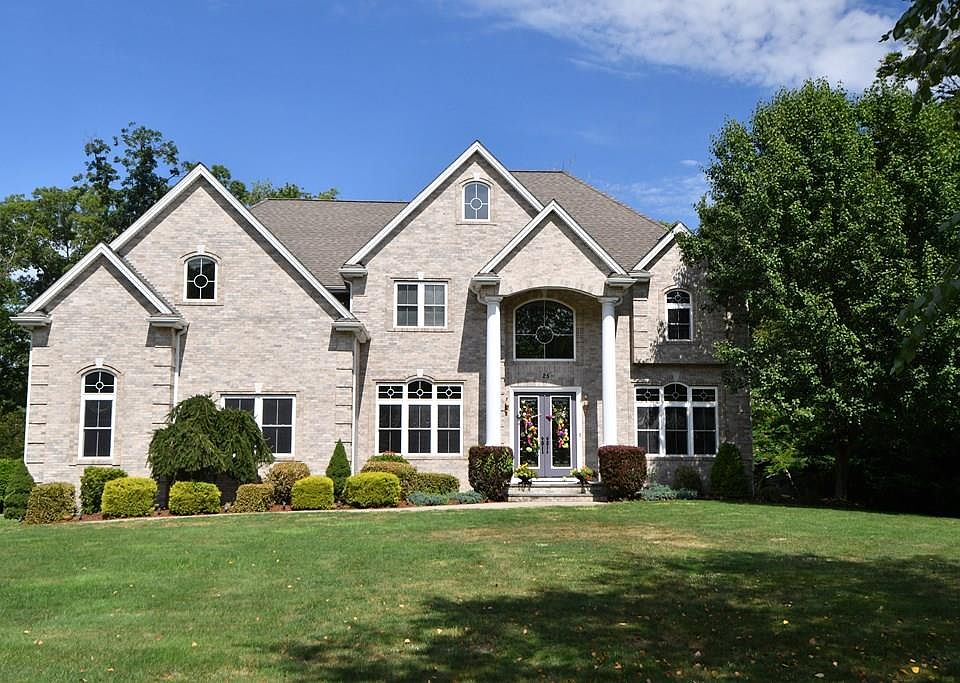 1st image of 25 Gerry Dr