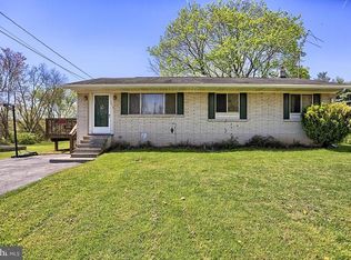 398 Mount Misery Rd, New Oxford, PA 17350