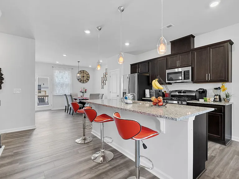 Sequoia Ln — Photo 25