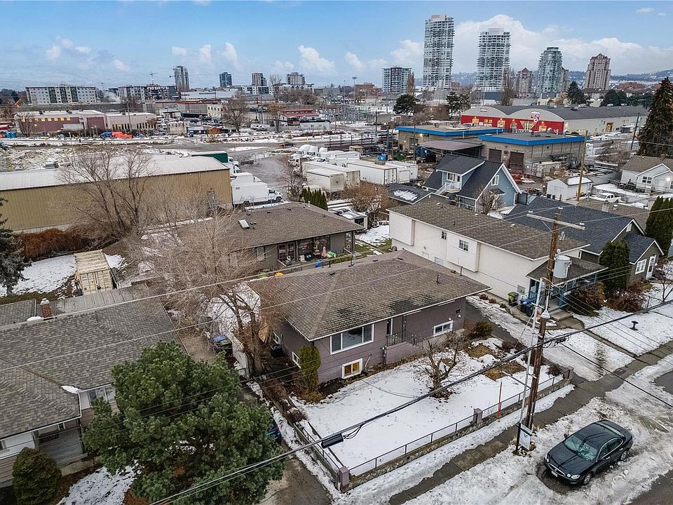 1st image of 749/751 Bay Ave