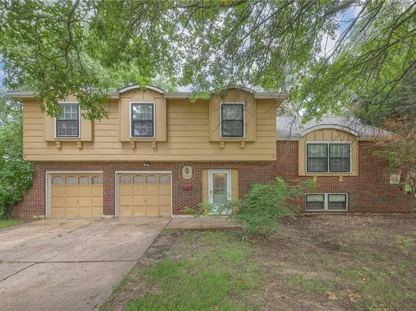 12804 Cambridge Ave, Grandview, MO 64030