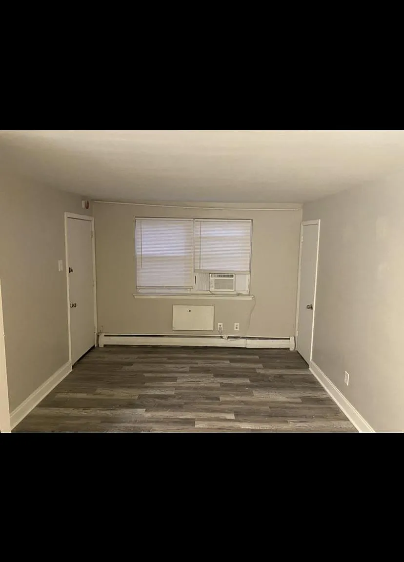 1721 Providence Ave — Photo 1
