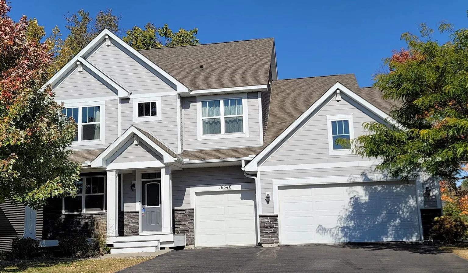 5 Bedroom 5 Bath 2 Story Wayzata Schools — Photo 1