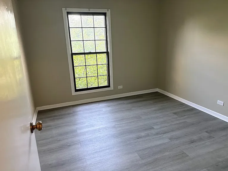 5S470 Scots Dr #D — Photo 10