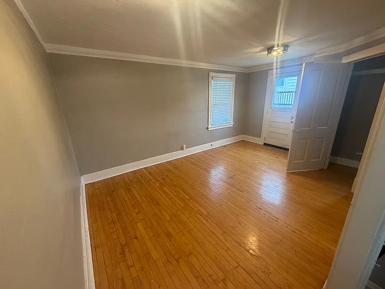 1729 N Warren Ave — Photo 8