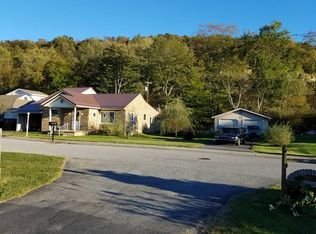 10 Samsel Ave, Johnsonburg, PA 15845