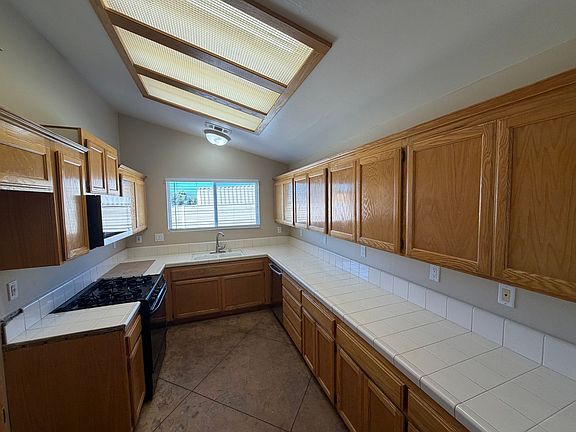 5th image of 585 Highland Hills Rd