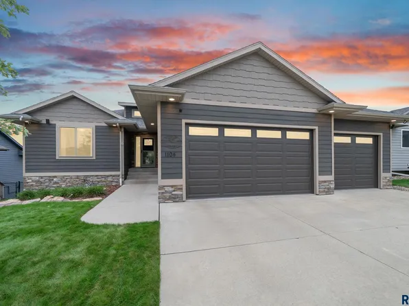 1104 N Archer Dr, Sioux Falls, SD 57103
