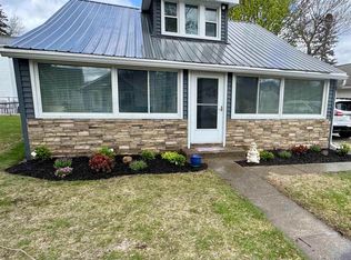 2381 Elm Park Dr, Manitou Beach, MI 49253