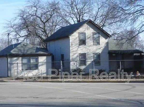 1203 S Galena Ave, Freeport, IL 61032