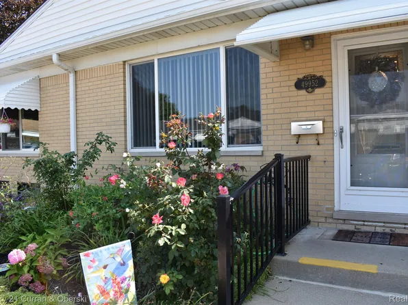 49952 Helfer Blvd, Wixom, MI 48393