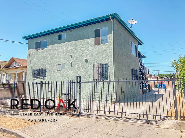 1589 E 47th St #3 — Photo 23