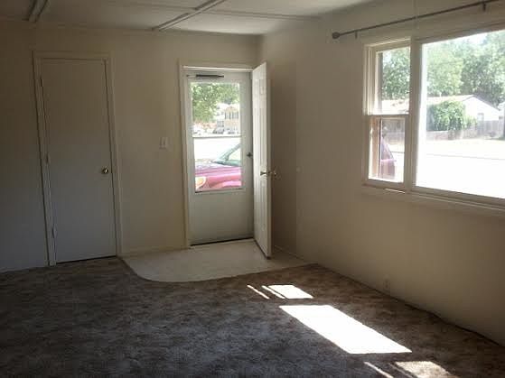 2nd image of 904 Roach St