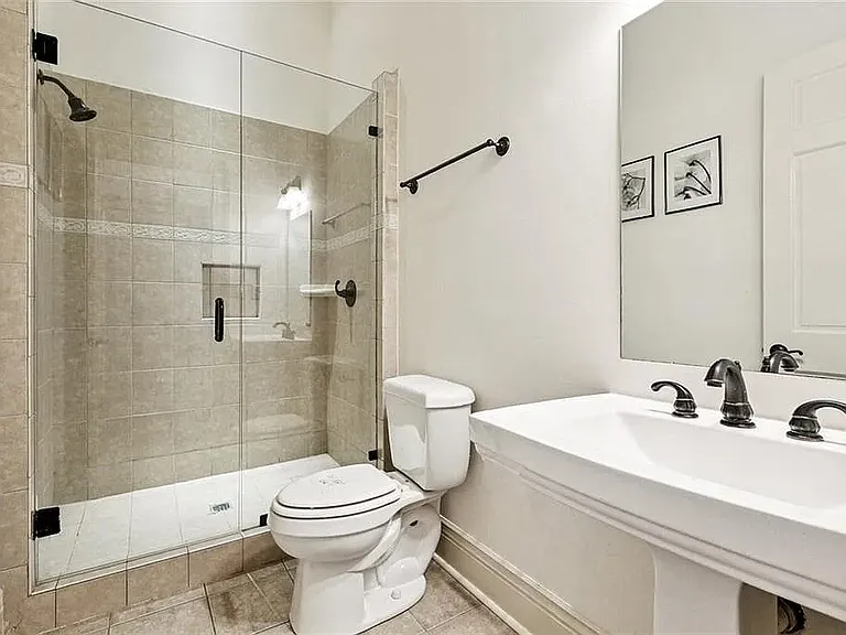 full bathroom 2