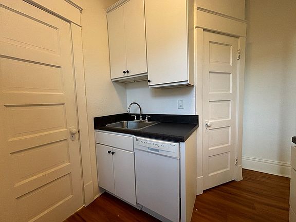 4th image of 309 Dayton Ave #204