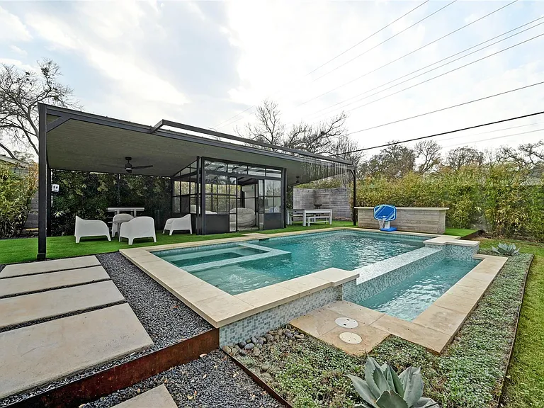 308 Briarwood Trl — Photo 4