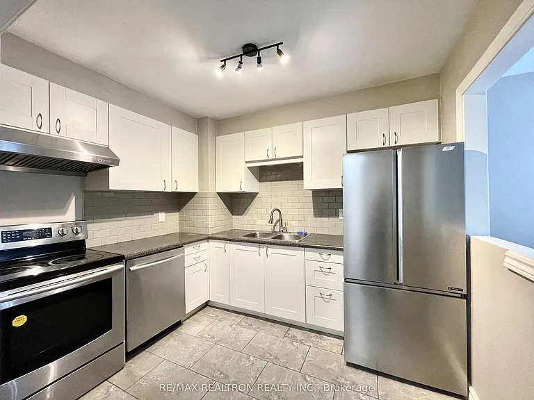 105 Carlton Rd #54 — Photo 4