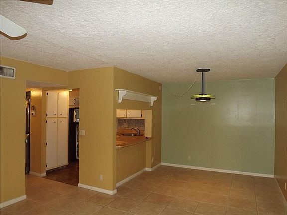 4th image of 202 Foxtail Dr APT C1