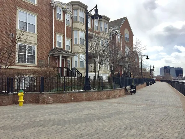 201 Dey St APT 129, Harrison, NJ 07029