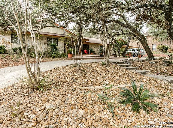 2nd image of 4122 Sylvanoaks Dr