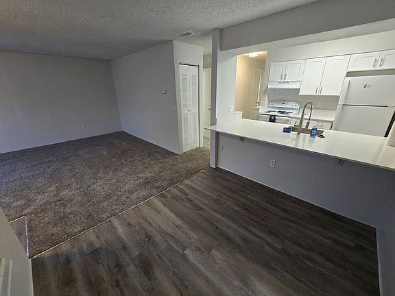 3rd image of 5934 Tradewinds Ln