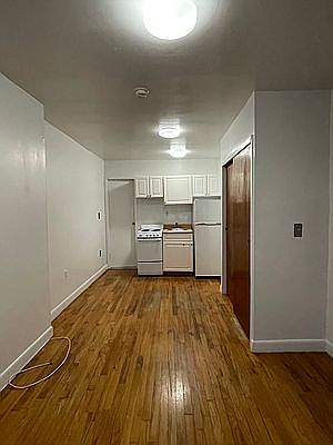 1st image of 420 W 56th St APT 4