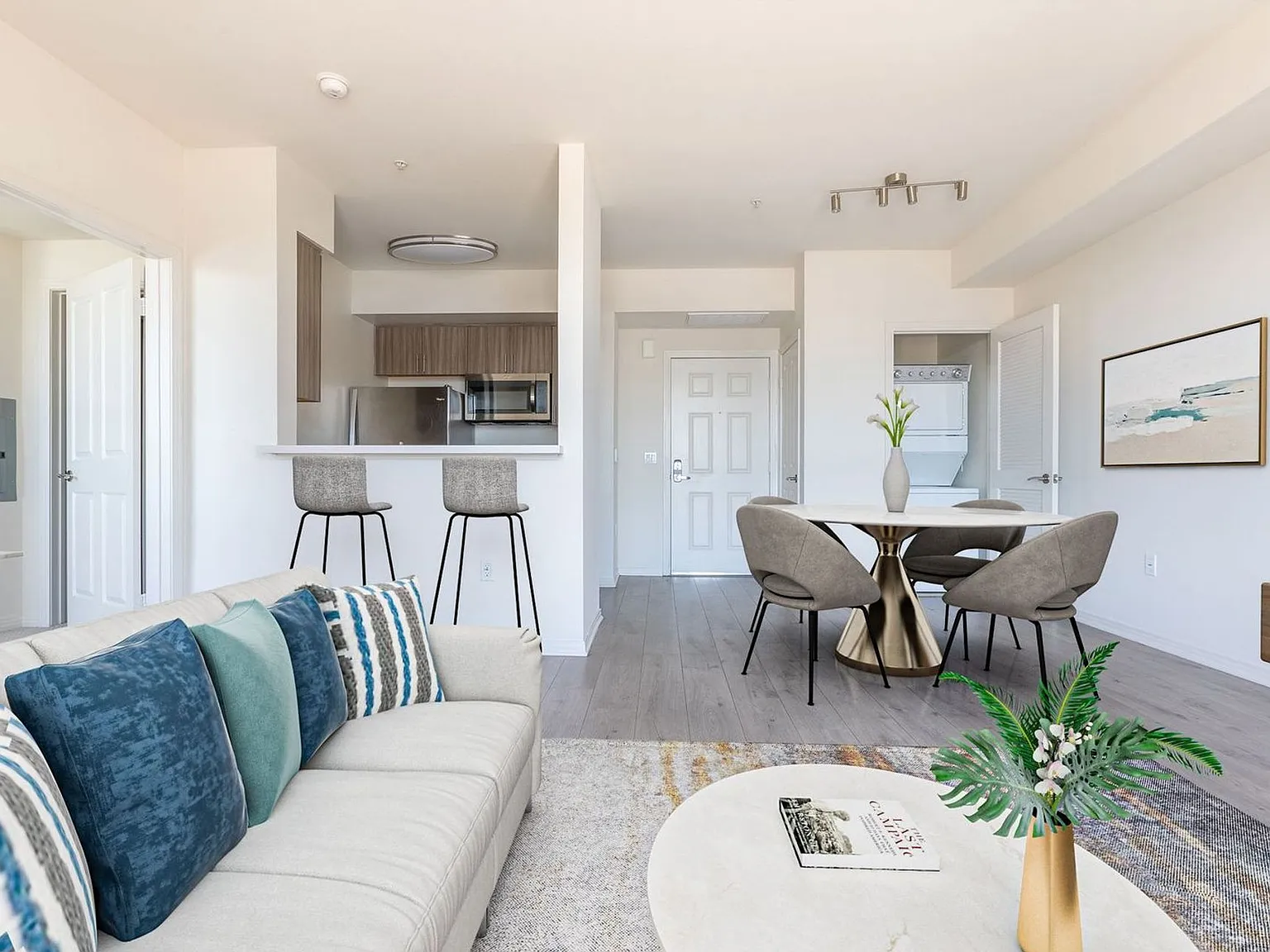 Aura NoHo Luxury Apartments — Photo 4