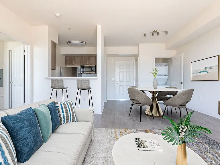 Aura NoHo Luxury Apartments — Photo 4