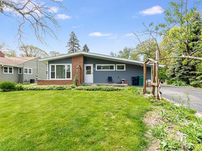 555 W Saint Charles Rd, Lombard, IL, 60148