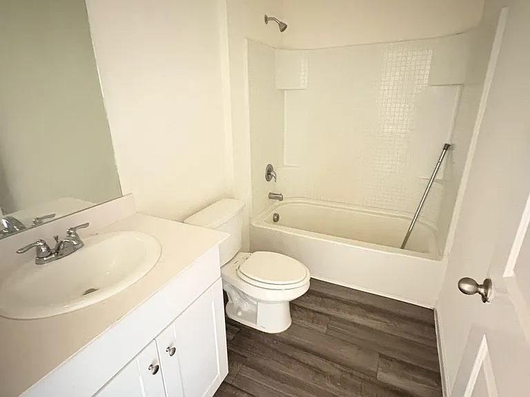 408 Forest St — Photo 12