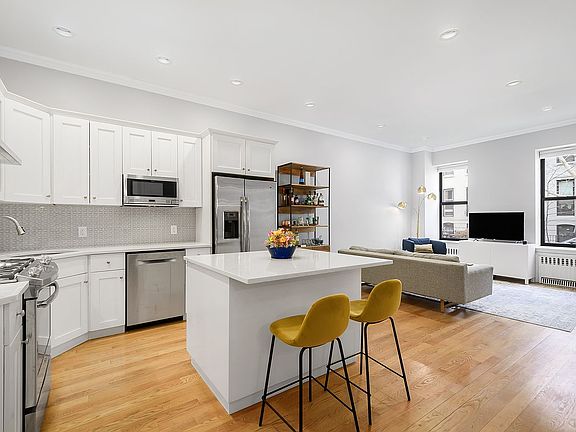 2nd image of 382 Bergen St #1