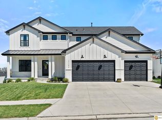 17194 Whitmore St, Bennington, NE 68007