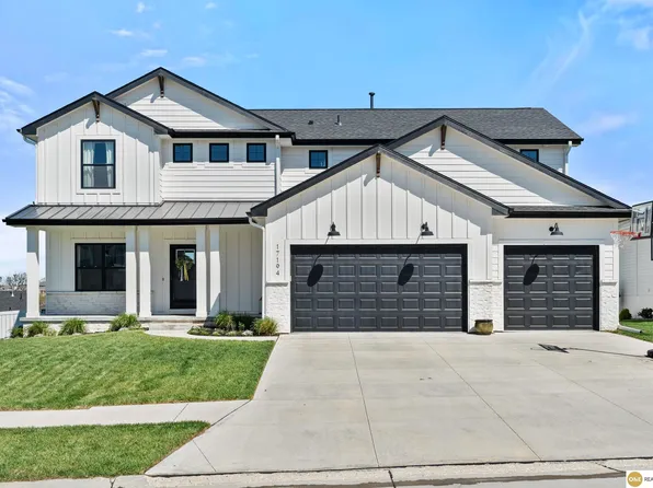 17194 Whitmore St, Bennington, NE 68007