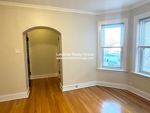 4th image of 1936 W Estes Ave #S2