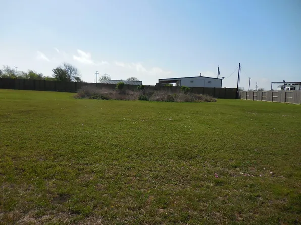 978 County Road 251, Matagorda, TX 77457