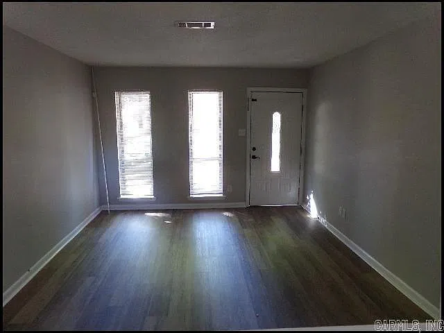4 bed, 1.0 bath, 1250 sqft, $1,185 — Photo 4