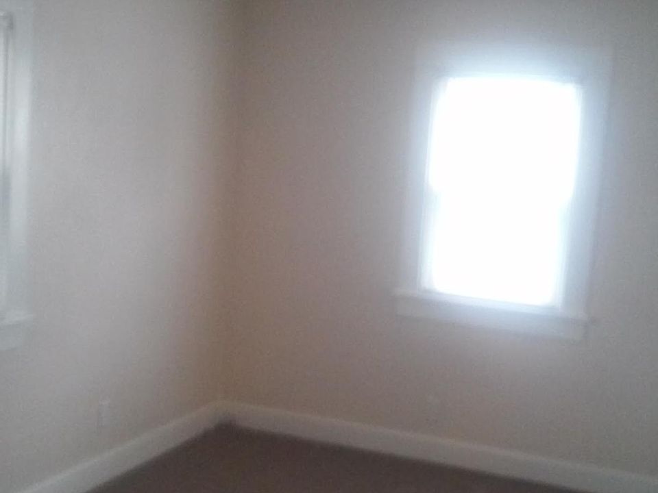 1st image of 1220 Sharon Ave