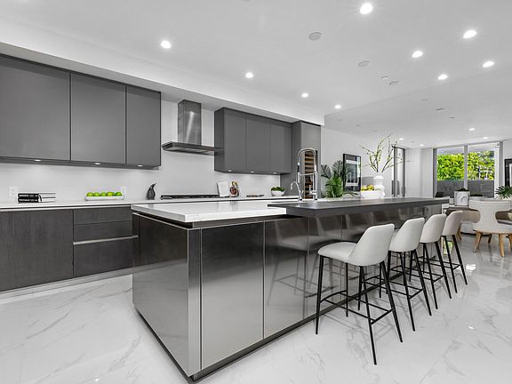2nd image of 495 E Royal Palm Rd #201