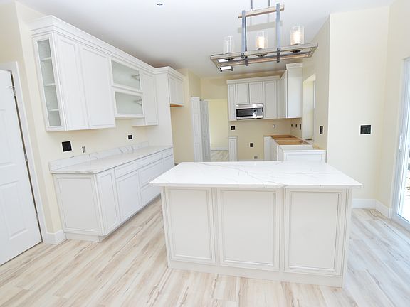 4th image of 11895 Blue Bayou Dr
