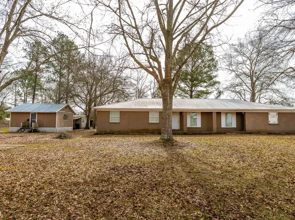 105 Sycamore Ave, Richton, MS 39476