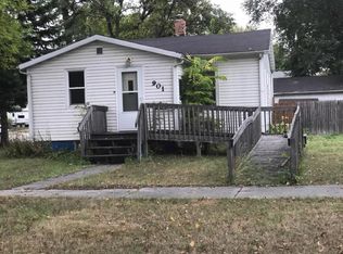 901 Oak St, Grand Forks, ND 58201