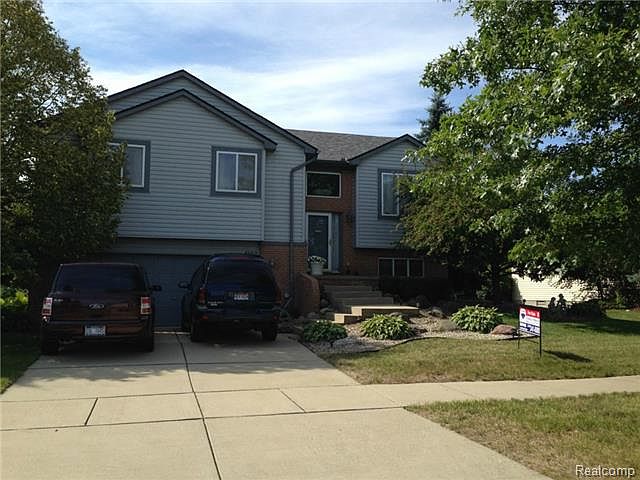 1st image of 45163 Lindsey Dr #18