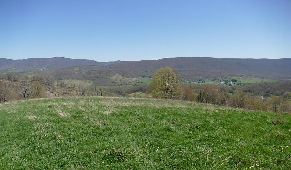 1st image of 458 Hevener Farm Dr