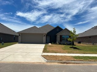 311 Palm St, Centerton, AR 72719