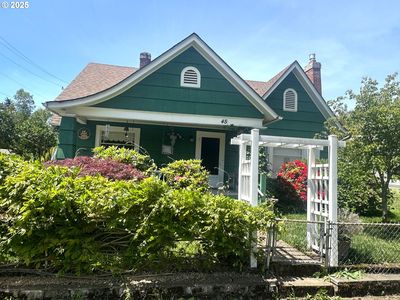 45 S 12th St, Cottage Grove, OR, 97424