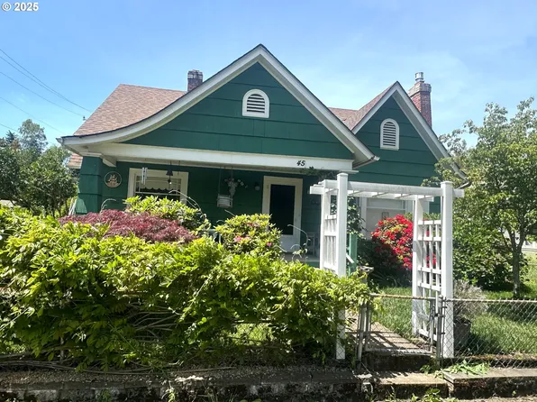 45 S 12th St, Cottage Grove, OR 97424