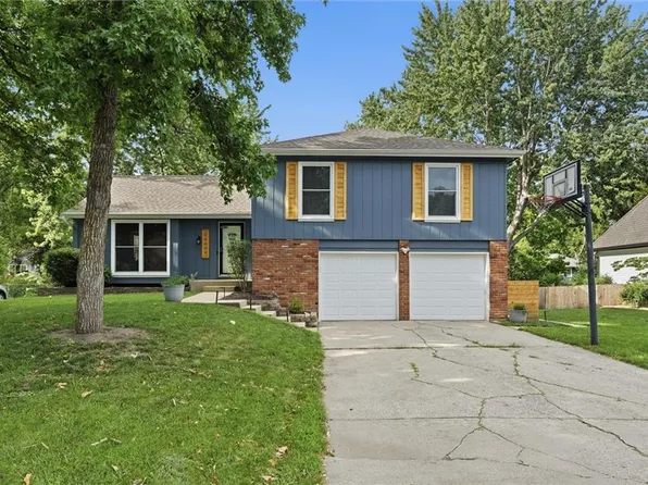 10069 Bluejacket Dr, Overland Park, KS 66214
