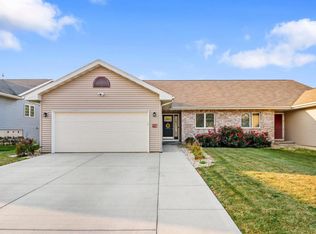 775 Edenberry Ln, Oregon, WI 53575