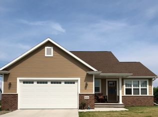 2656 Cavalry Ln, Neenah, WI 54956
