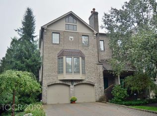 2 Stratford Ct, Saddle River, NJ 07458